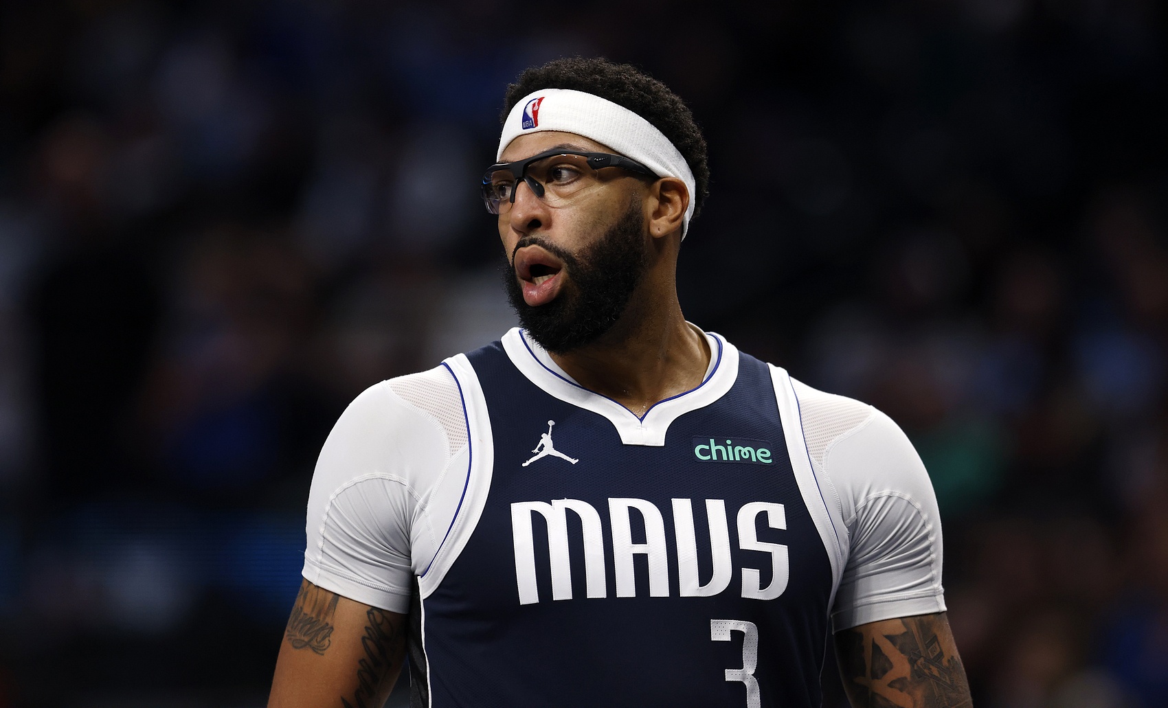 华体会国际版-玻璃人属性！浓眉生涯已14个赛季 仅有5个赛季的出战场次>65场